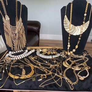 Lot of over 20 pieces